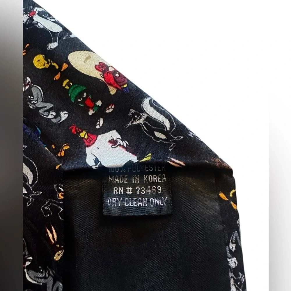 Vtg Looney Tunes Mania All Over Graphic Tie - Black